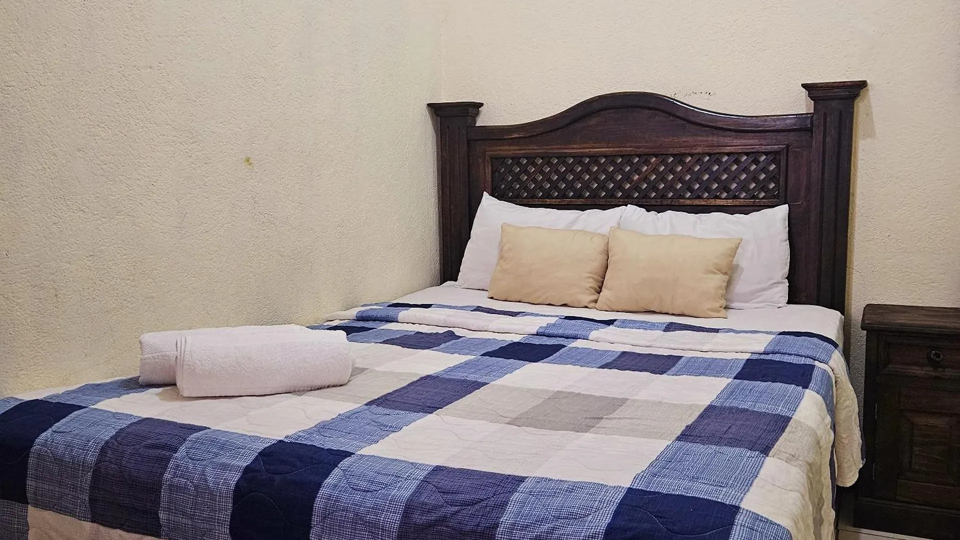 Hotel Cermeno'S House Antigua