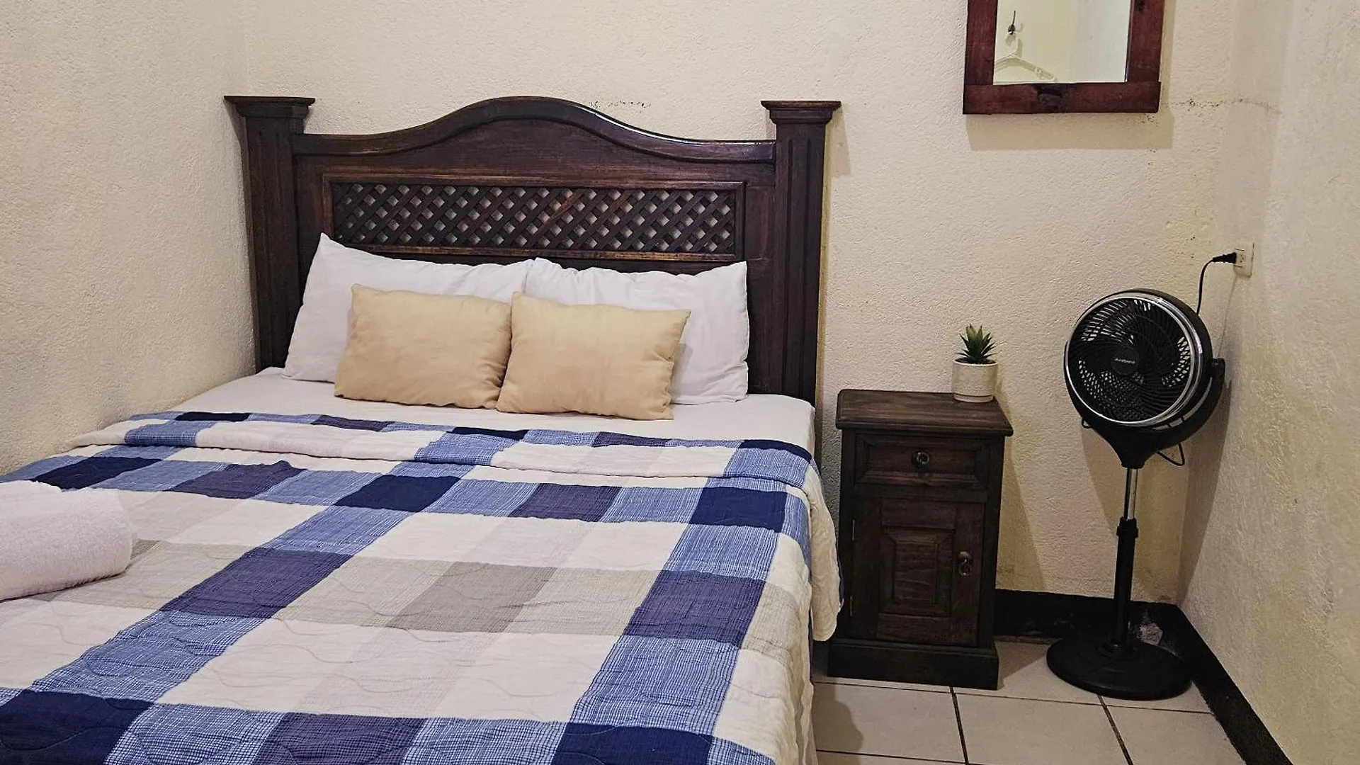 Cermeno'S House Hotel Antigua