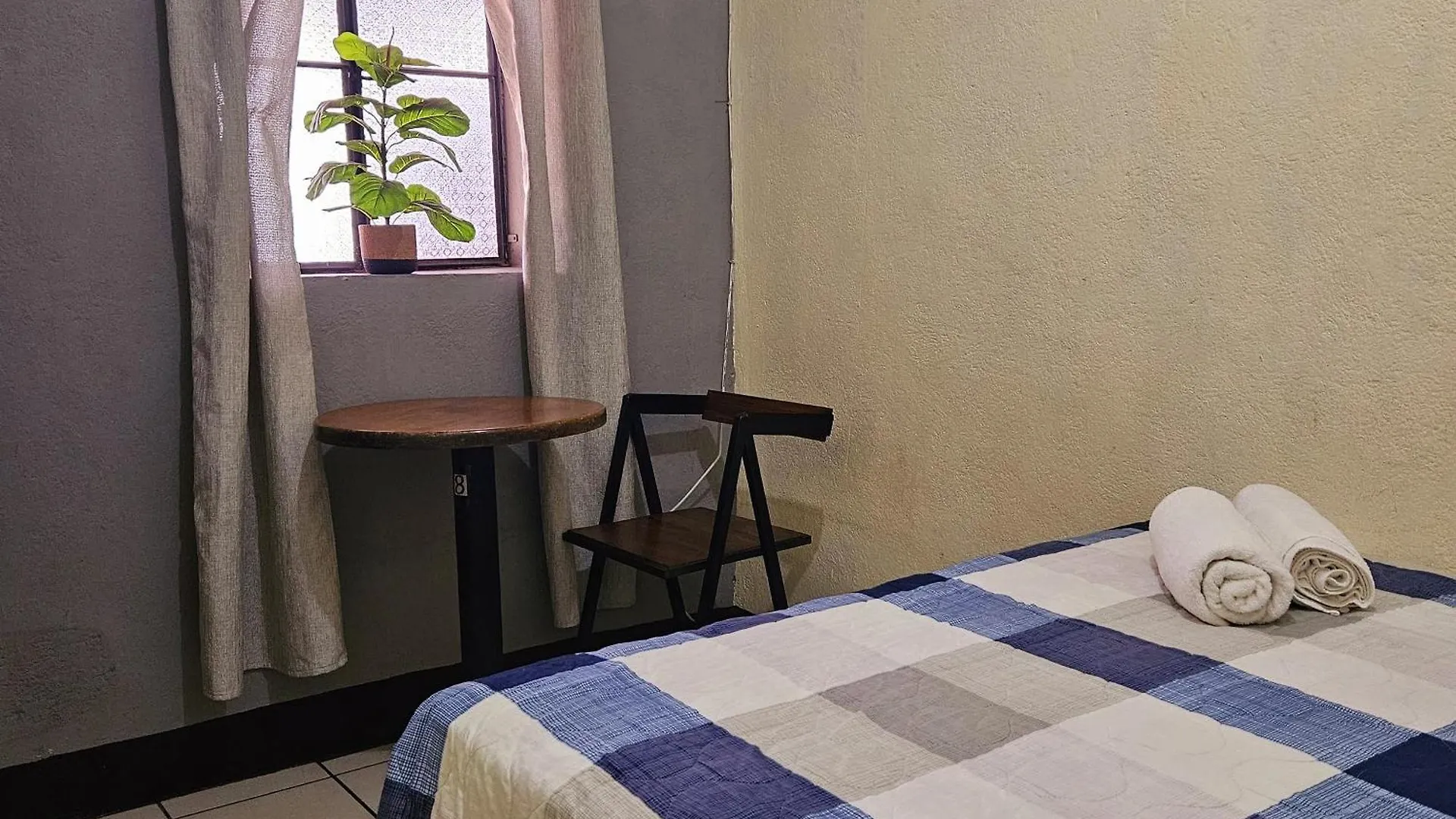 Cermeno'S House Hotel Antigua